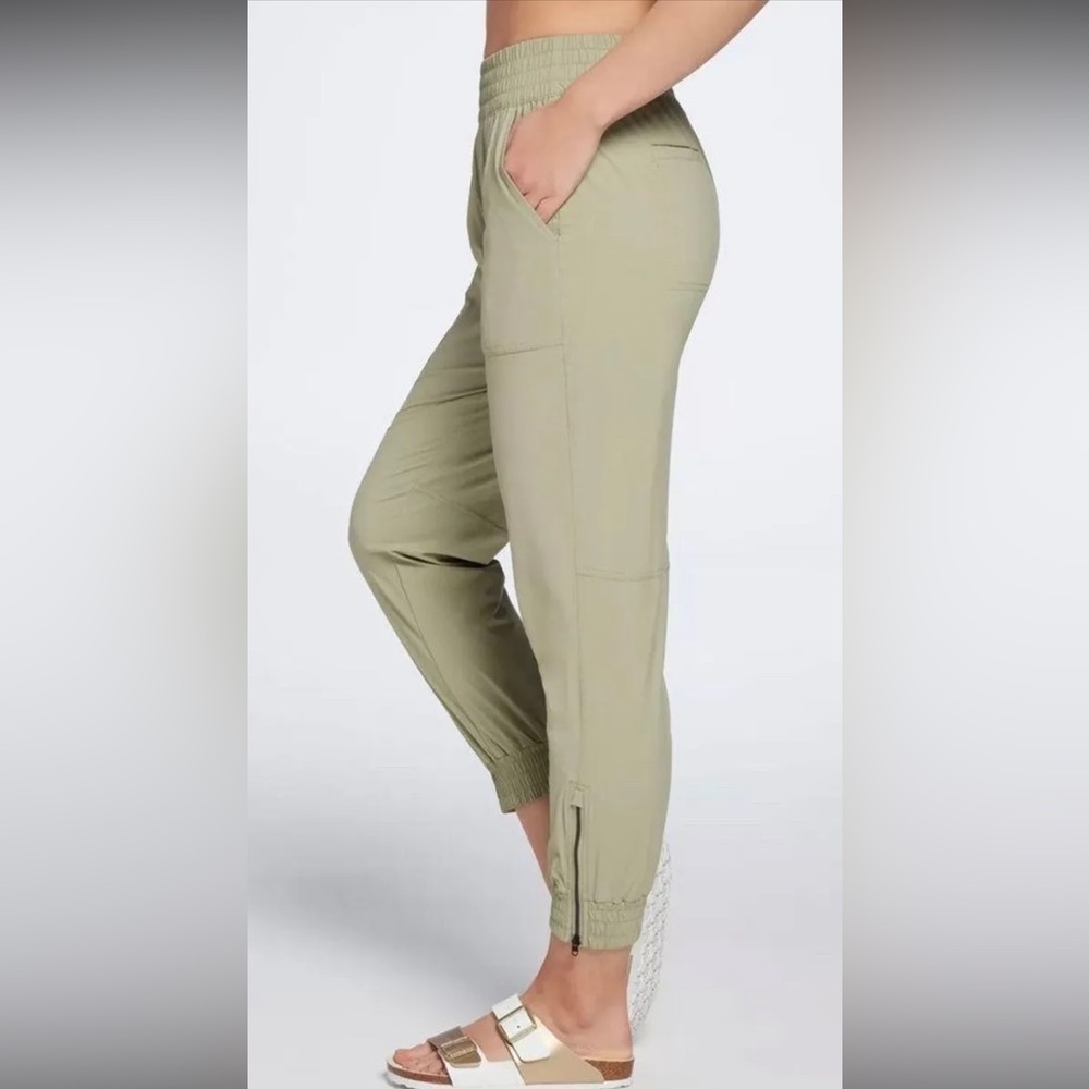 Calia by Carrie High Rise Joggers
SIZE XXS